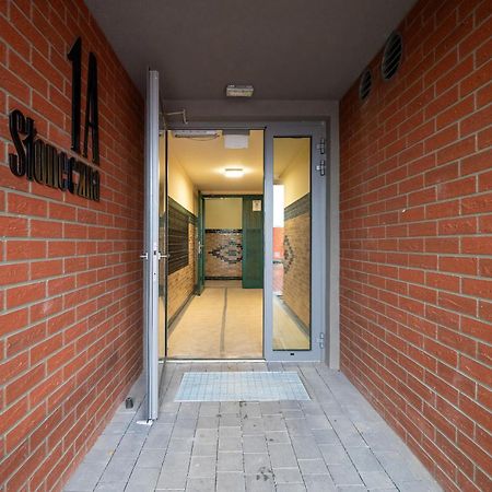 Exceptional Apartment With Parking By Noclegi Renters Katowice Zewnętrze zdjęcie