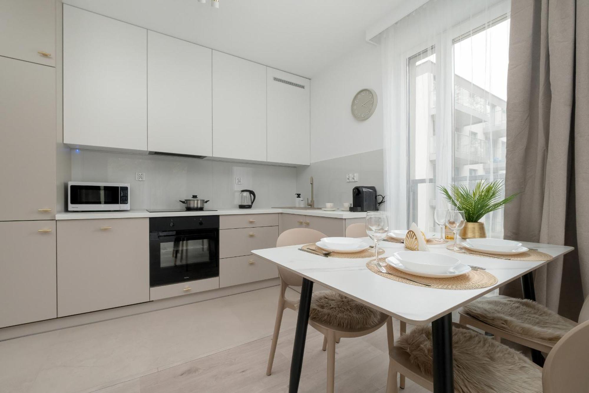 Exceptional Apartment With Parking By Noclegi Renters Katowice Zewnętrze zdjęcie