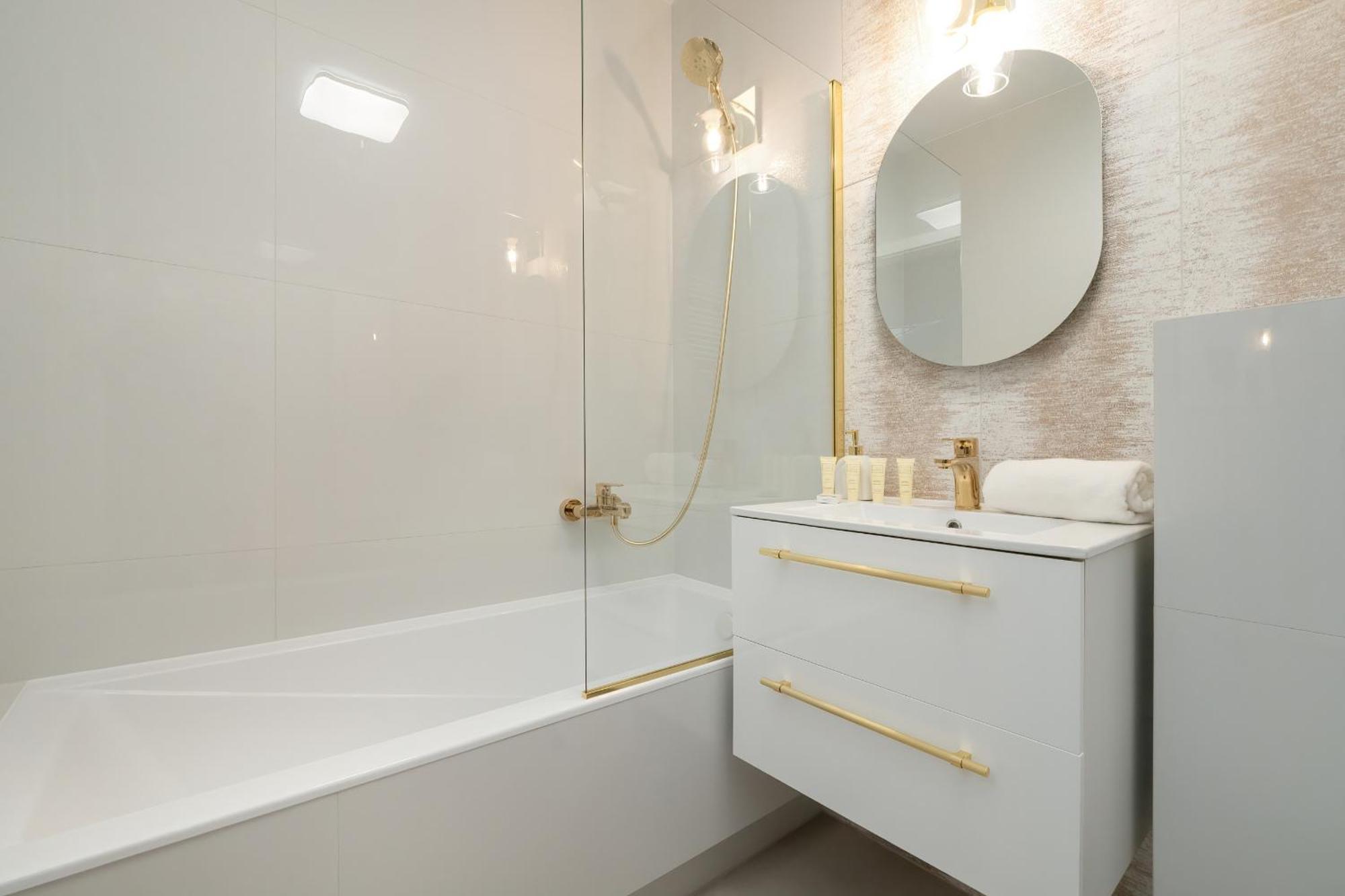 Exceptional Apartment With Parking By Noclegi Renters Katowice Zewnętrze zdjęcie